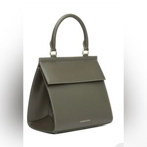 Modern Picnic Luncher in Olive